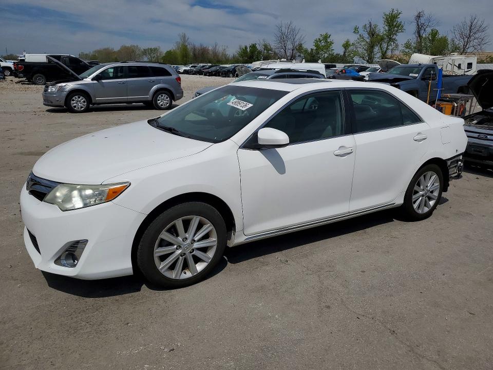 REAR END on 2014 TOYOTA CAMRY
