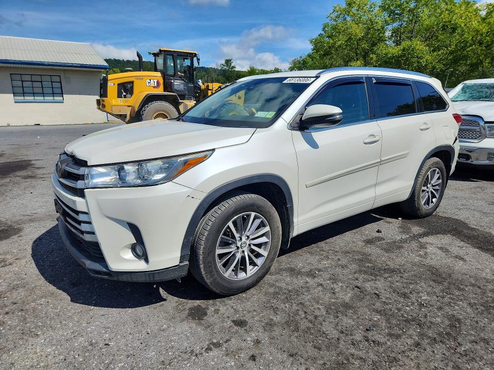 REAR END on 2018 TOYOTA HIGHLANDER