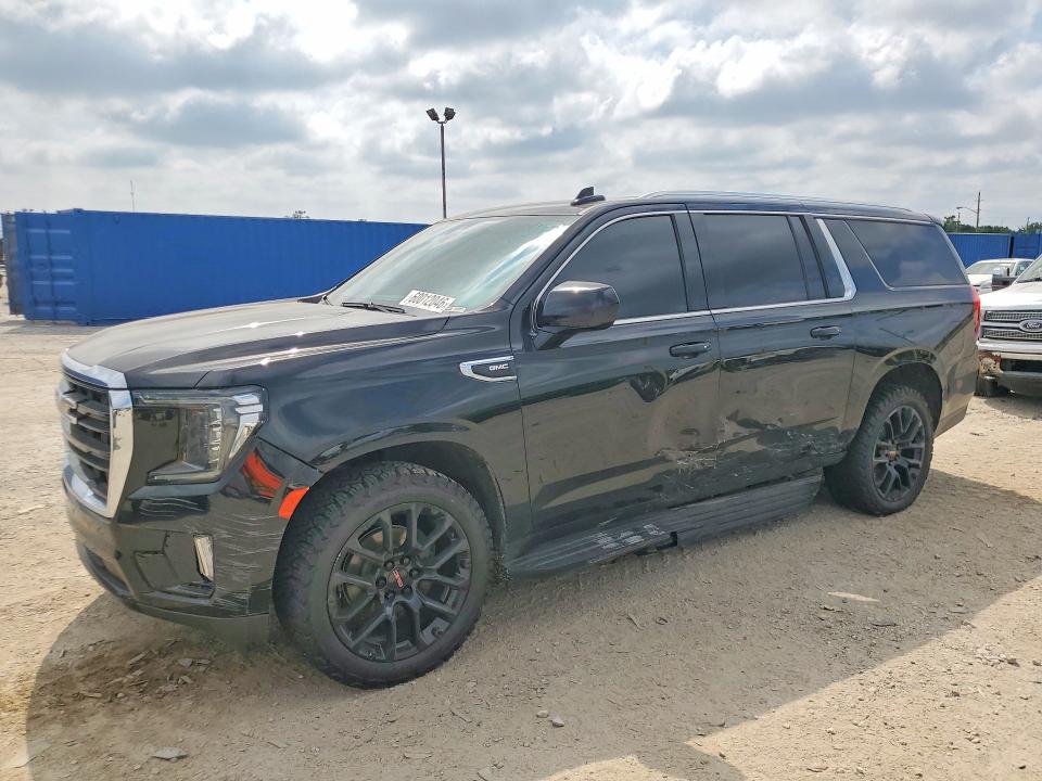 SIDE on 2022 GMC YUKON