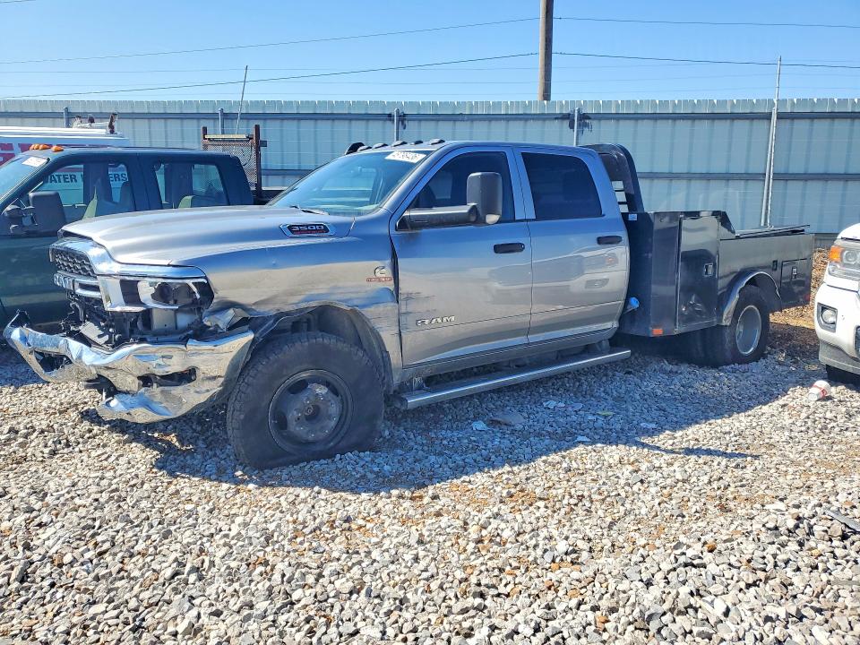 FRONT END on 2022 RAM 3500