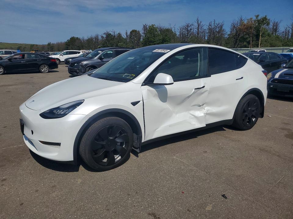 SIDE on 2023 TESLA MODEL Y — Copart lot 68110546