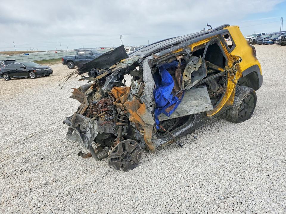 BURN on 2015 JEEP RENEGADE — salvage auction