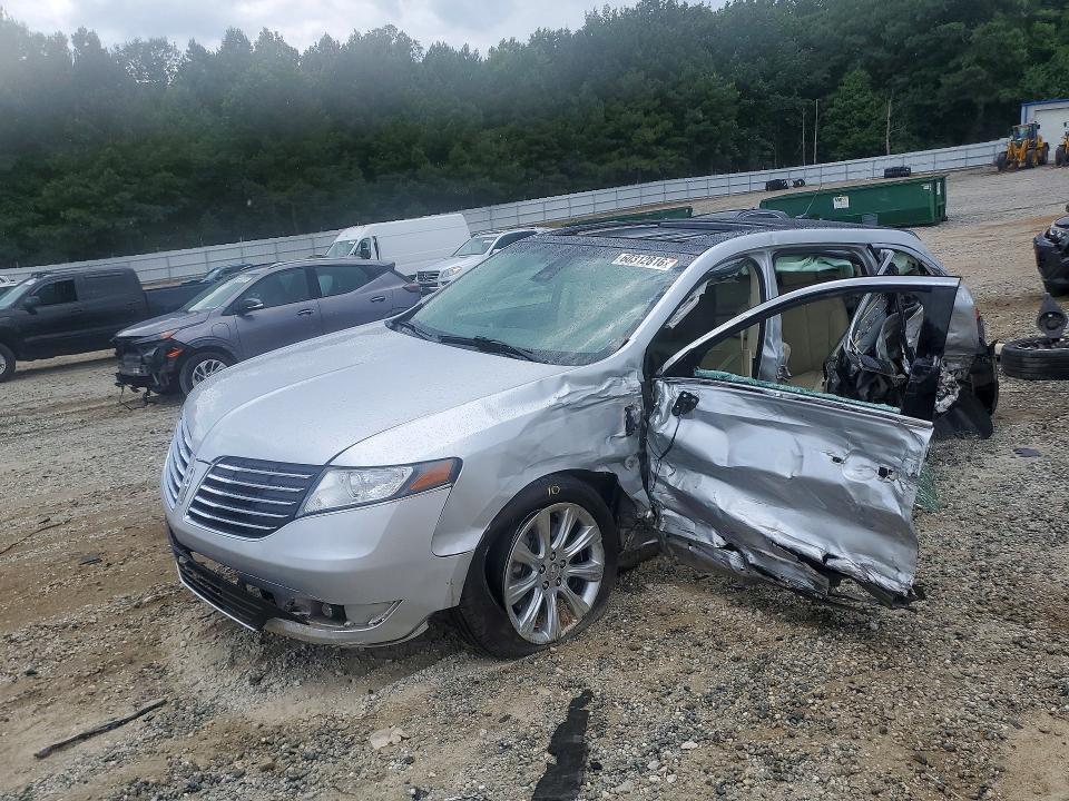 ROLLOVER on 2017 LINCOLN MKT — salvage auction