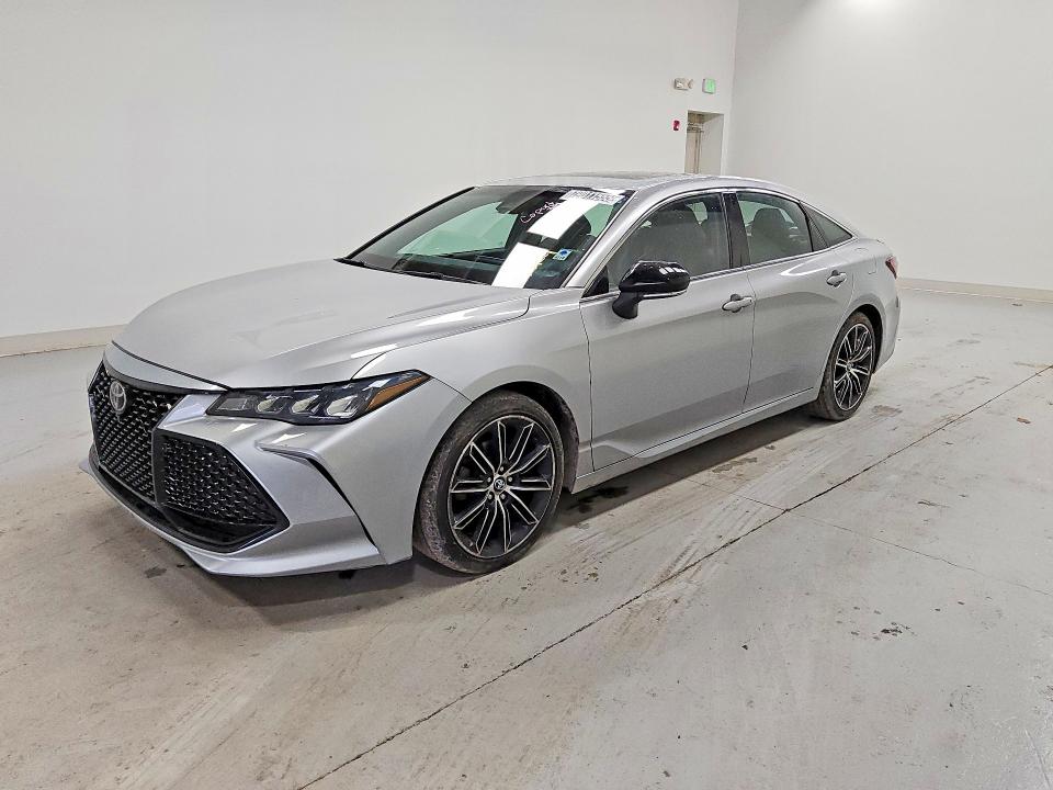 MINOR DENT/SCRATCHES on 2019 TOYOTA AVALON — salvage auction