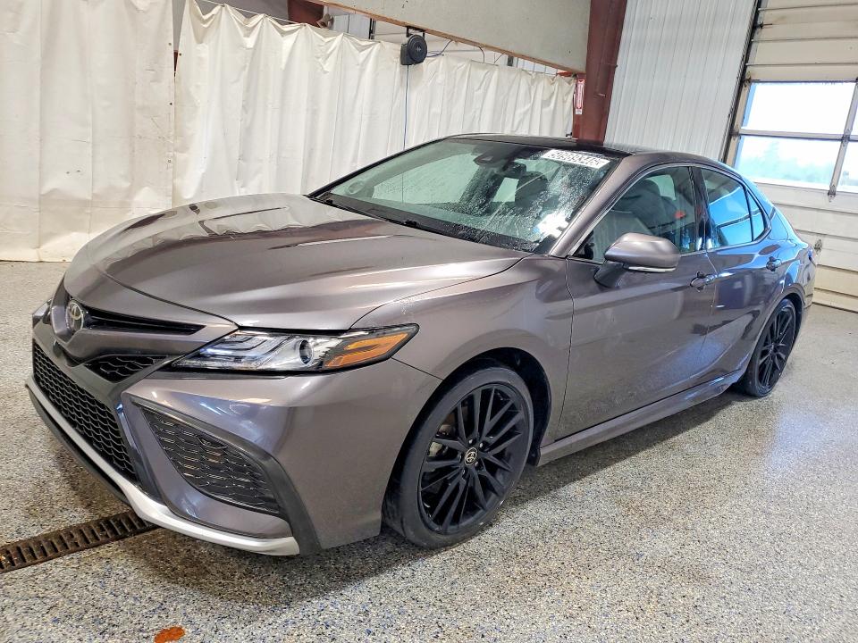 VANDALISM damage on 2022 TOYOTA CAMRY — salvage auction listing