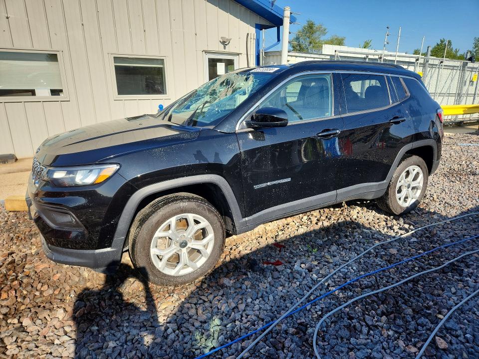 TOP/ROOF damage on 2025 JEEP COMPASS — salvage auction listing